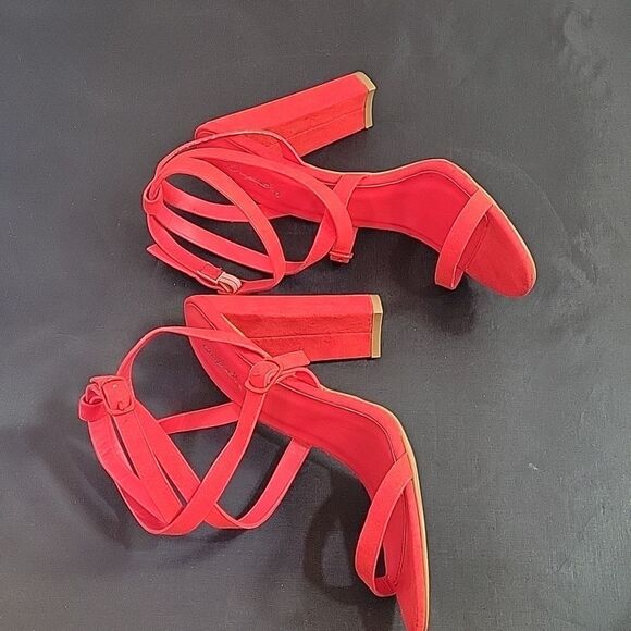 BRAND NEW QUPID POINTED TOE HIGH HEEL ADJUSTABLE BUCKLE ANKLE STRAP SANDAL - Picture 13 of 14